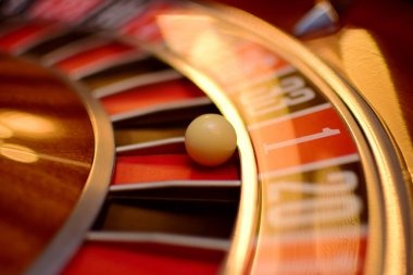 Slot game interface on kliwonslot mobile showing reels and spin button